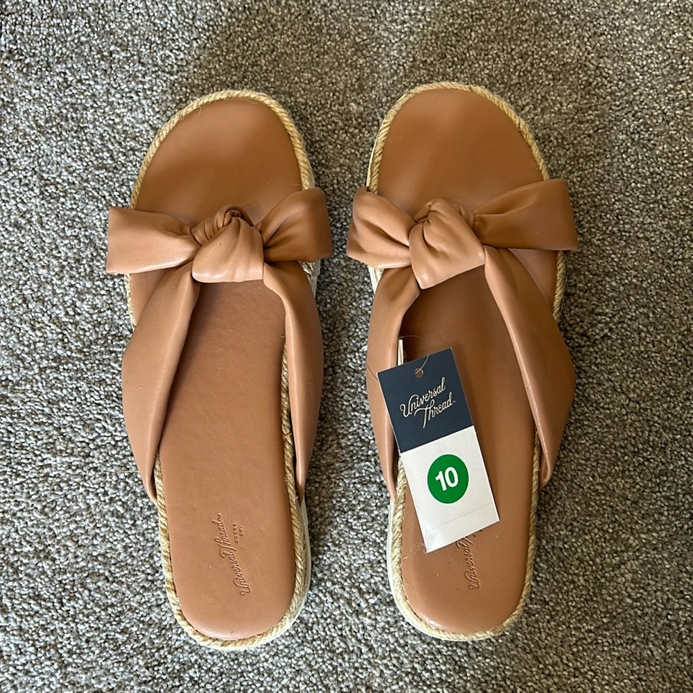 NWT Tan Sandals, size 10